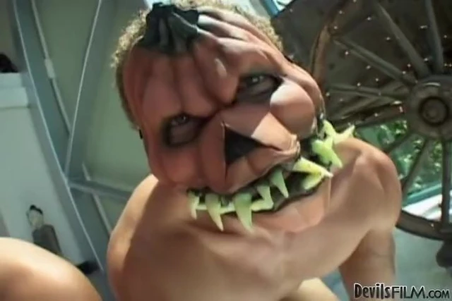 Latina shemale gets sucked by all her subs