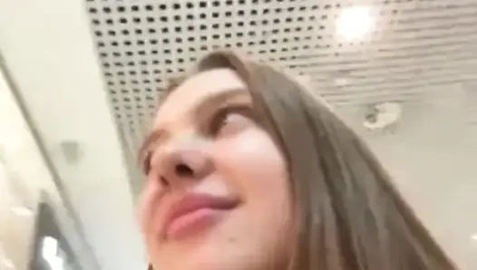 Jucielussie eating pants in public shopping