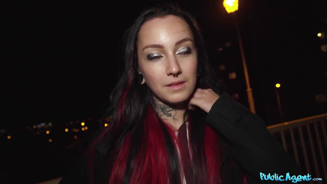 Kamu görevlisi - mürekkepli baddie sharlotte thorne taze yarağı seviyor