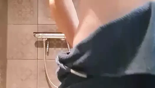 Dutch porn video – Getting horny taking a shower
