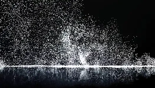 Amica Bentley ıslak ve kıllı amcığıyla yarağa sarıyor