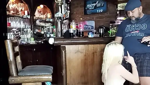 Моя подруга сосет у меня и члена моего друга, кончает в горло и на сиськи