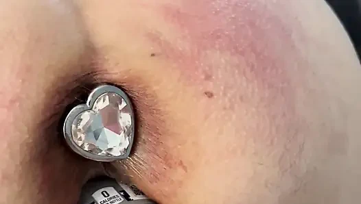 Sıkı amcığını dolduruyor