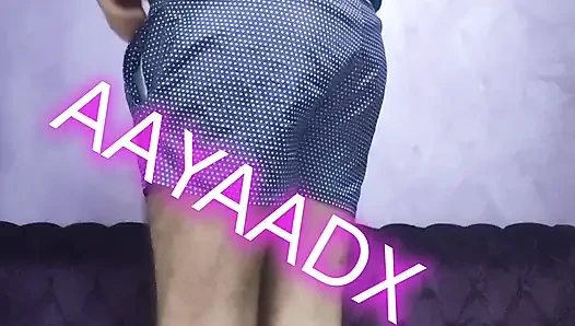 Aayaadx - yalnız, teşhir ve tamamen itaatkar