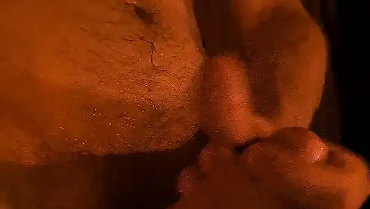 Mum ışığında yağlanmış, ihtiyacım olan tek şey onu paylaşacak biri