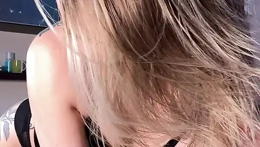 Стрип-танец Писать в комментариях, что вы думаете об этом BB?