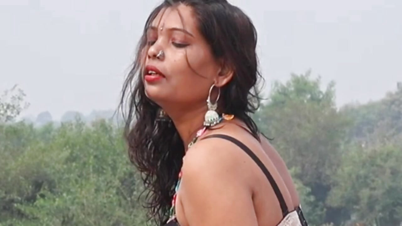 Awek desi sekolah pergi ke rumah rakan sekelasnya untuk tusyen MMS desi Hindi, adik tiri tempatan yang cantik hindi cerita seks video xxxx