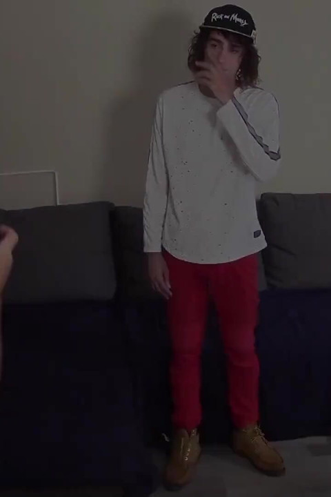 Mikey götten seviyor