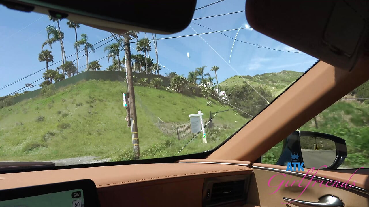 Beach Day Fun with Selena: Barefoot Sand & Shells, Then Roadside Sloppy Blowjob!