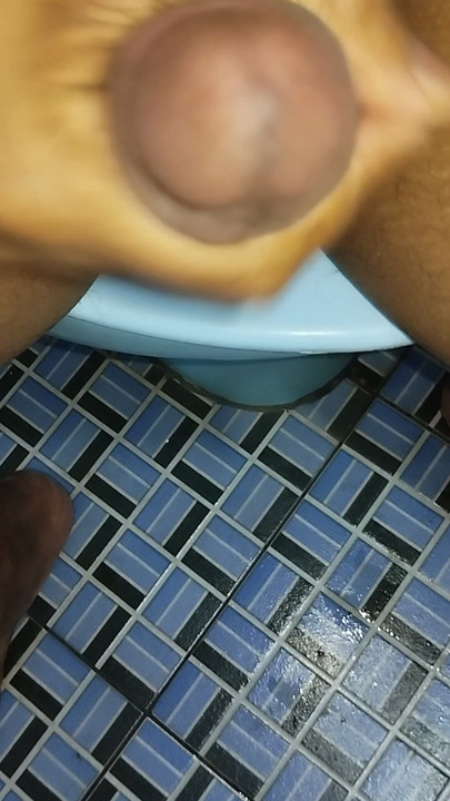 Indian boy cumshot in toilet