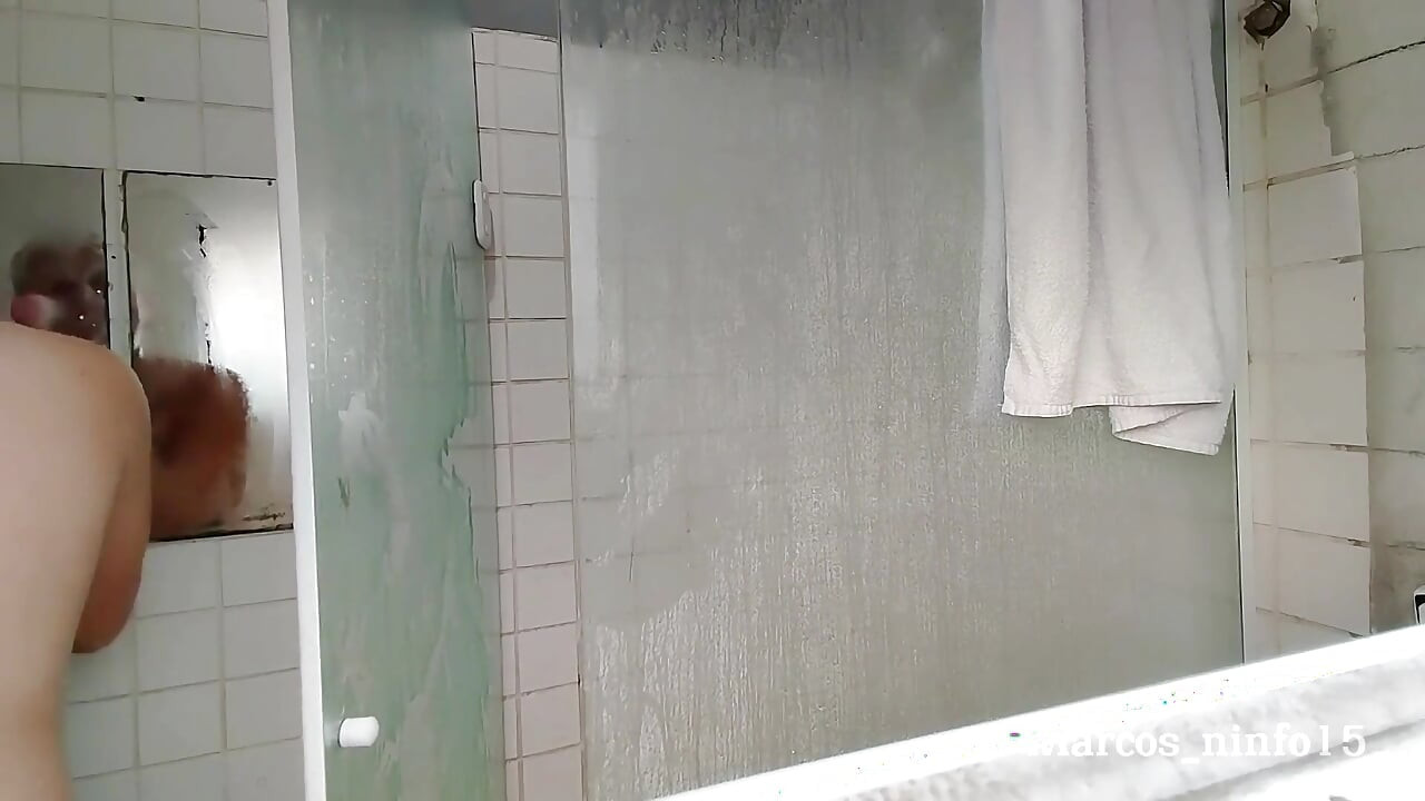 我去了首都, 住在一家2星级酒店! 晚上, 我在最差的酒店洗了个澡