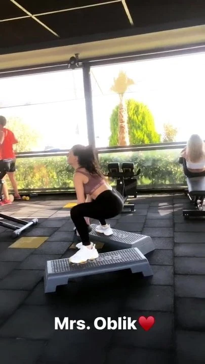 TURC TROP BONNE AU SPORT