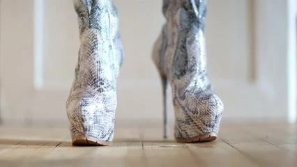 High heels python boots