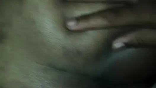 Islak sulu amcığı sikiyor