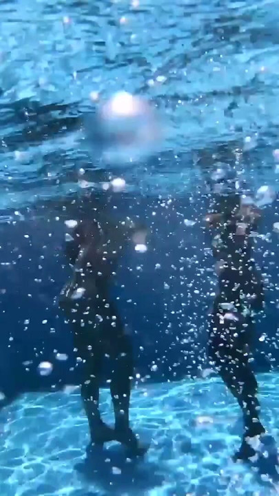 Das erste Mal Dreier im Pool in Mallorca | Clip 3