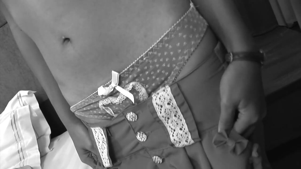 Une grosse bite pour la jeune fille