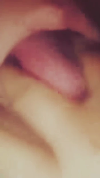 amateur asian babe's hot and wet finger sucking