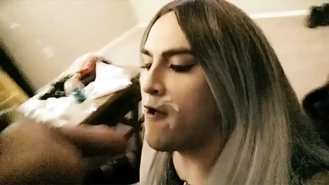 Beautiful CD sucks cock to facial