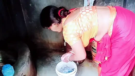 Saya mengepel rumah, saya berada di atasan dan punggung saya sangat sakit, Pak, terasa sangat baik sekarang.