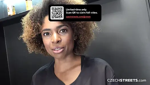 Penata rambut seksi kulit hitam (czech street)