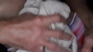 Cdmichelle穿着彩色的斑点泳衣