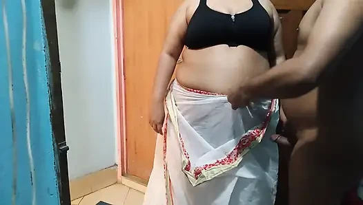 Tante tetangga 45 tahun dientot sambil menyapu rumah