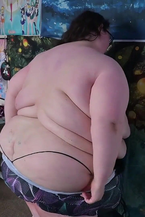 SSBBW Fat Goddess Tries on Sexy Bikinis Swimwear