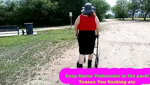 Sexy Krankenschwester Vicki Geht Im Park, Blankziehen Und Neckt Dich