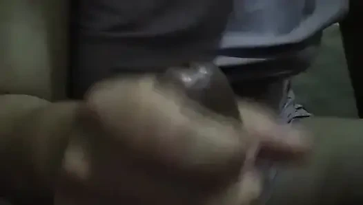 Angel aldatmak için komşularını baştan çıkarmaya çalışıyor