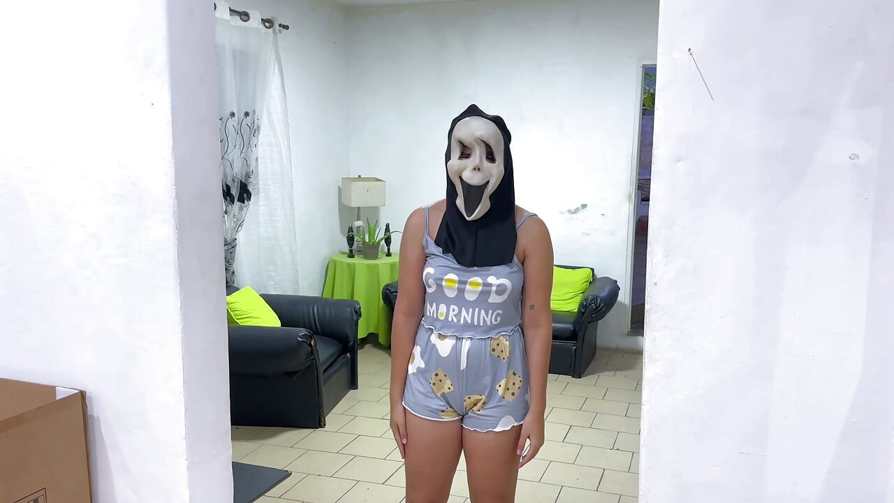 Laitina kamsin Jasmine aur the haunted Mask