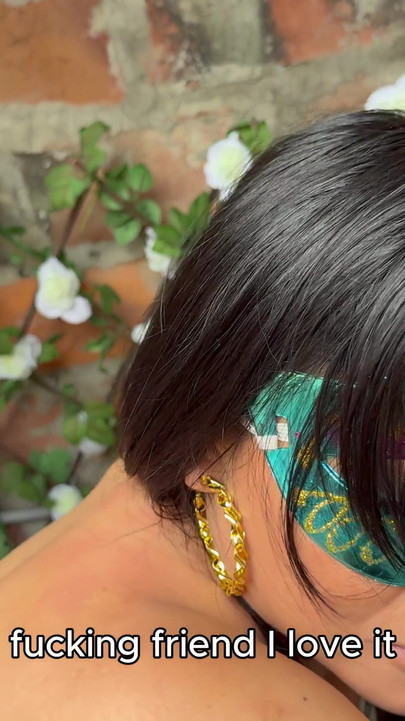 야외 시장 섹스: 몸으로 음식을 지불하는 라틴계 고객 | 클립 1