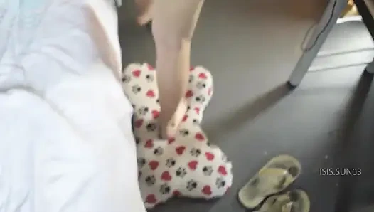 Kız Brezilya'da sokakta ona yardım eden bir adamla seks yapıyor bakış açısı