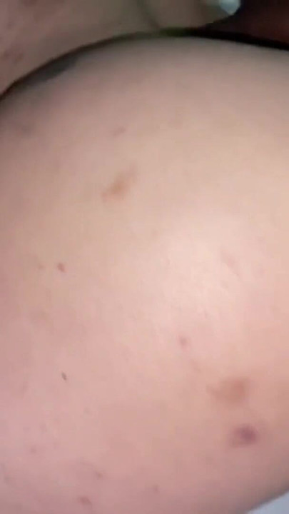 Uzbudljiv trenutak iz "SexGodPicasso VonMadeHaNut kroti pokornu trans kurvu Ts AshleyCreamssss"