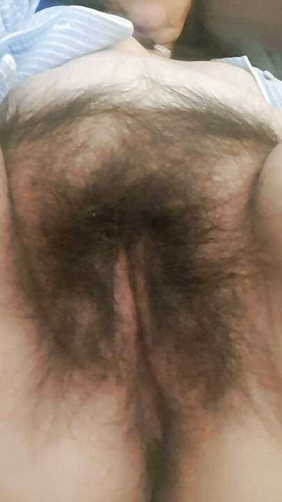 A bunda enrugada de uma milf madura em vista.