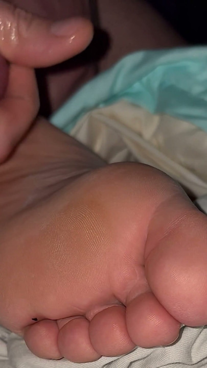 Amateur footfetish Cum on soles | Clip 1