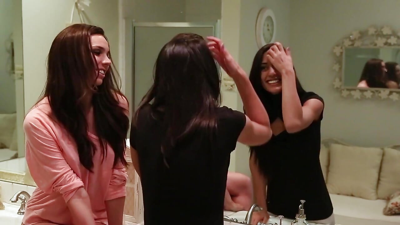 Adorable babes in their pussy lick game