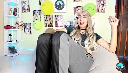 Footshow oily feet massage and footjob