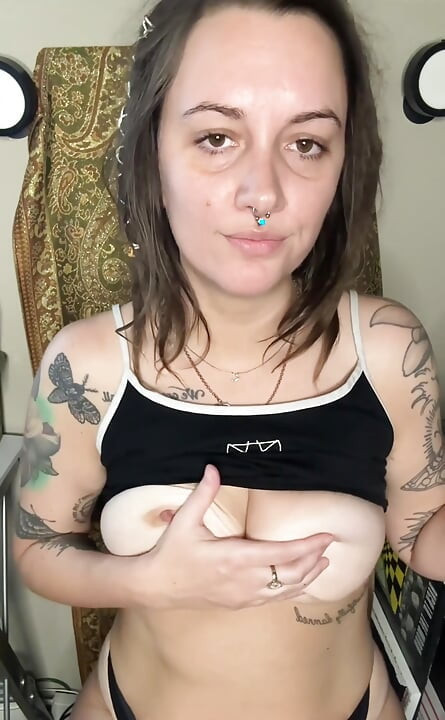 Adoração axila e provocação de fumar com chery trees