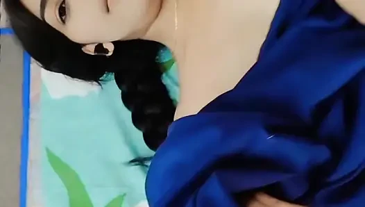 Gadis sekolah India pertama kali berhubungan seks