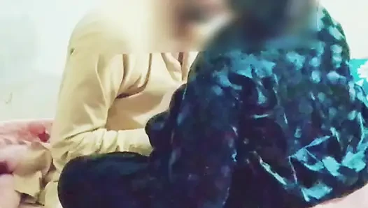 Pamela Flores - doggystyle grandi tette oscillano (scena di sesso)