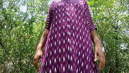 Outdoor cheating Housewife