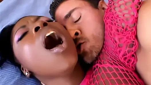 Simone west: dua cowok kulit putih raksasa cowok berondong kulit hitam