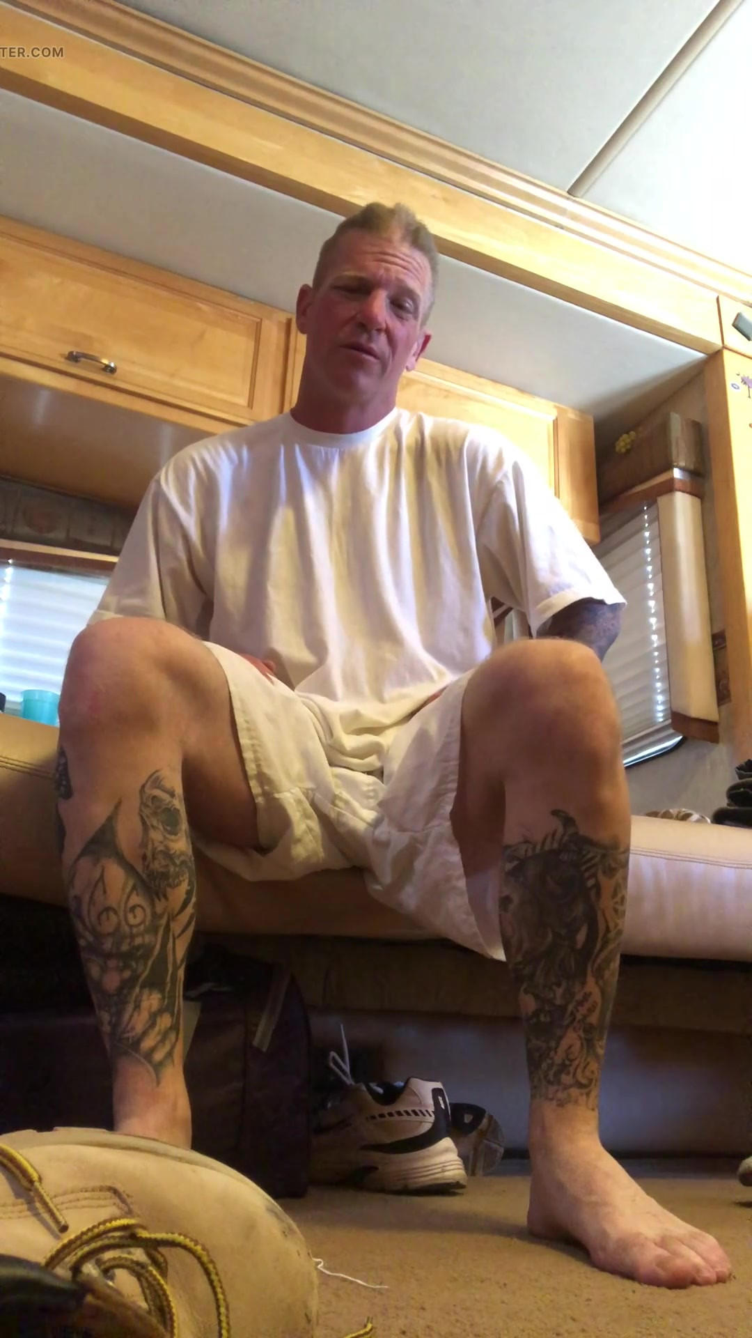 Criminaldick is free from maximum security California prison finally and wants his bw thing worshipped