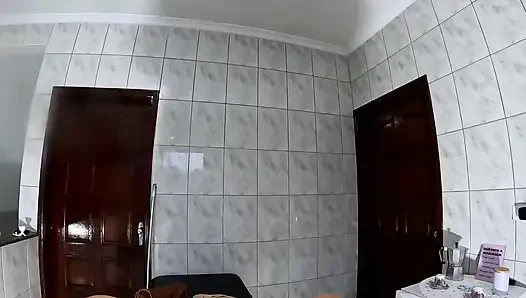 Si buta kecil mengalami orgasme dengan jilat memek dan penetrasi anal dari dokter kandungan.