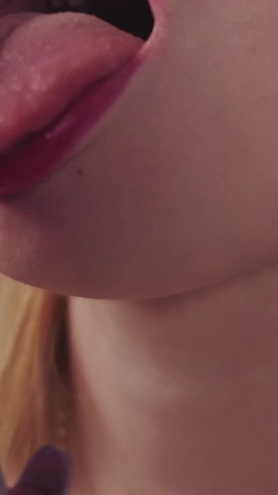 Insémine-moi s’il te plaît ! Creampie dans une chatte rose