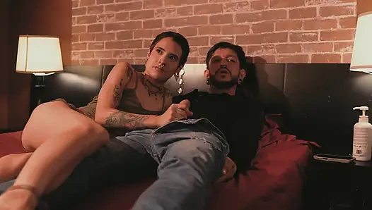 Pacar putri tiri saya sangat membuat saya bersemangat!