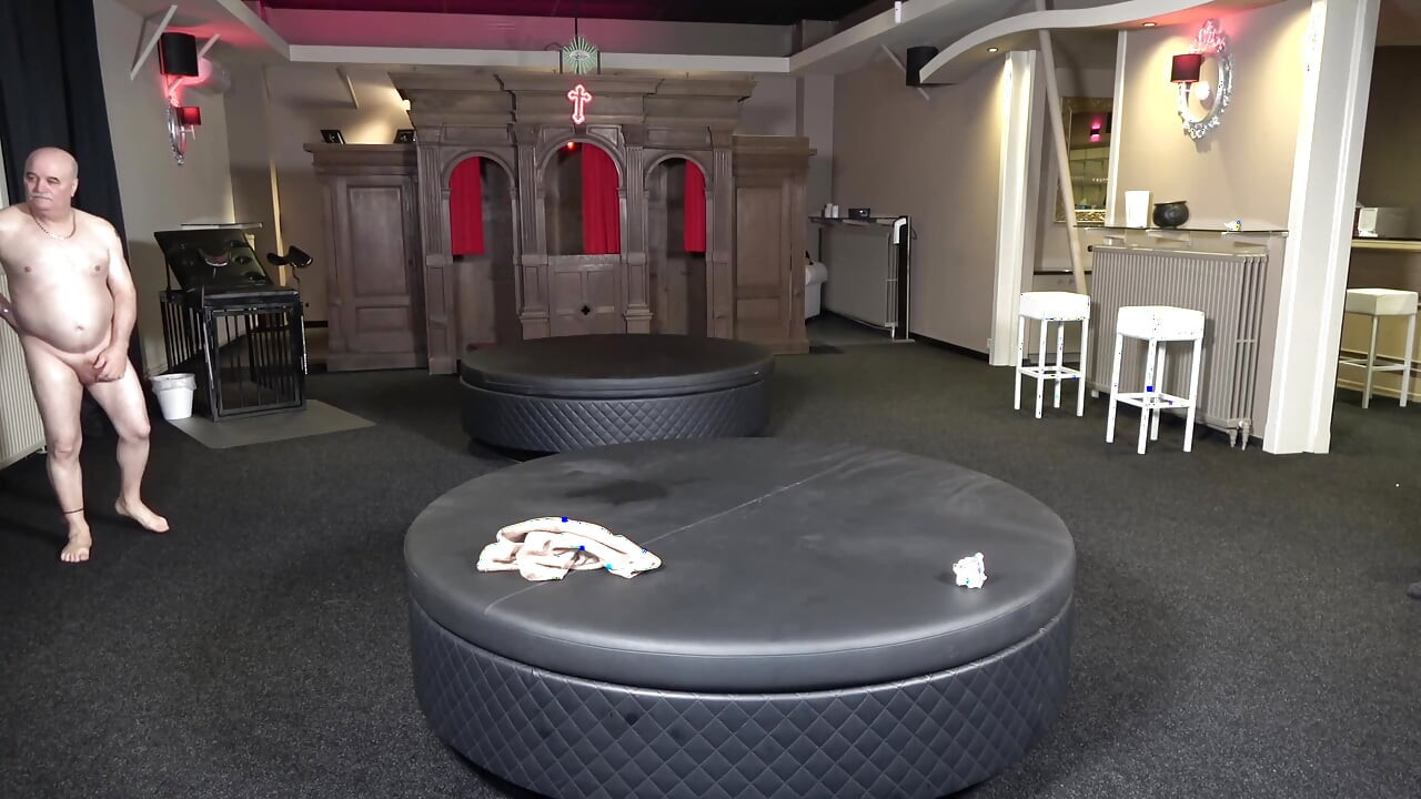 Шпилю голыми: немецкая шлюшка Xenia против 30 возбужденного мужчины. Грубый трах, кримпаи, нет границ за кулисами