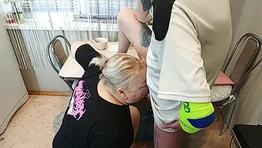 in the afternoon, I fuck my neighbor in the mouth in the kitchen and cum