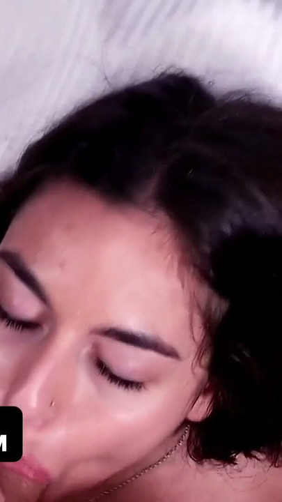 Magrinha arielle faye pela primeira vez fica com o rosto encharcado de porra desleixada - vídeo completo do teamkeet | Clipe 2