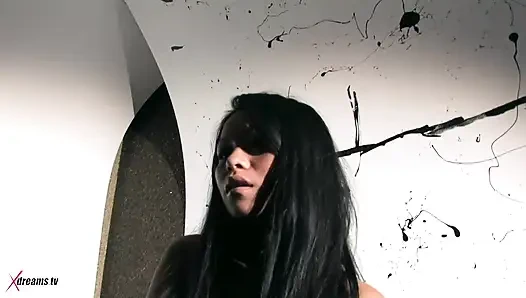 Suree - utangaç Asyalı fotoğraf çekimi sırasında baştan çıkarılıyor